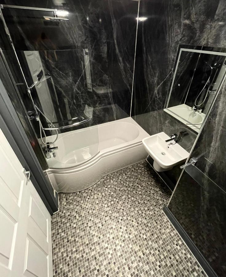 Cadmore Lodge Bed & Breakfast Тенбъри Екстериор снимка
