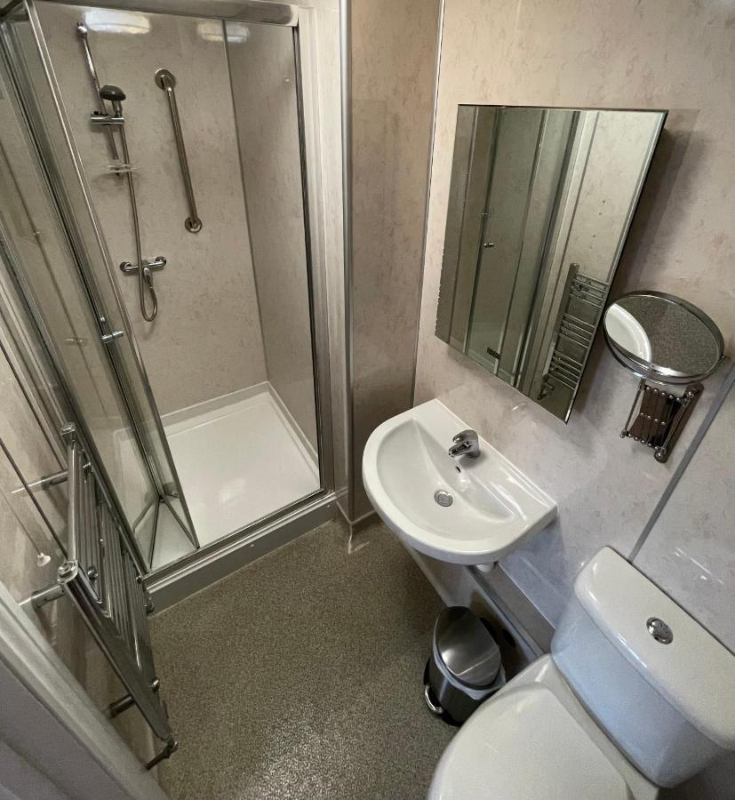 Cadmore Lodge Bed & Breakfast Тенбъри Екстериор снимка